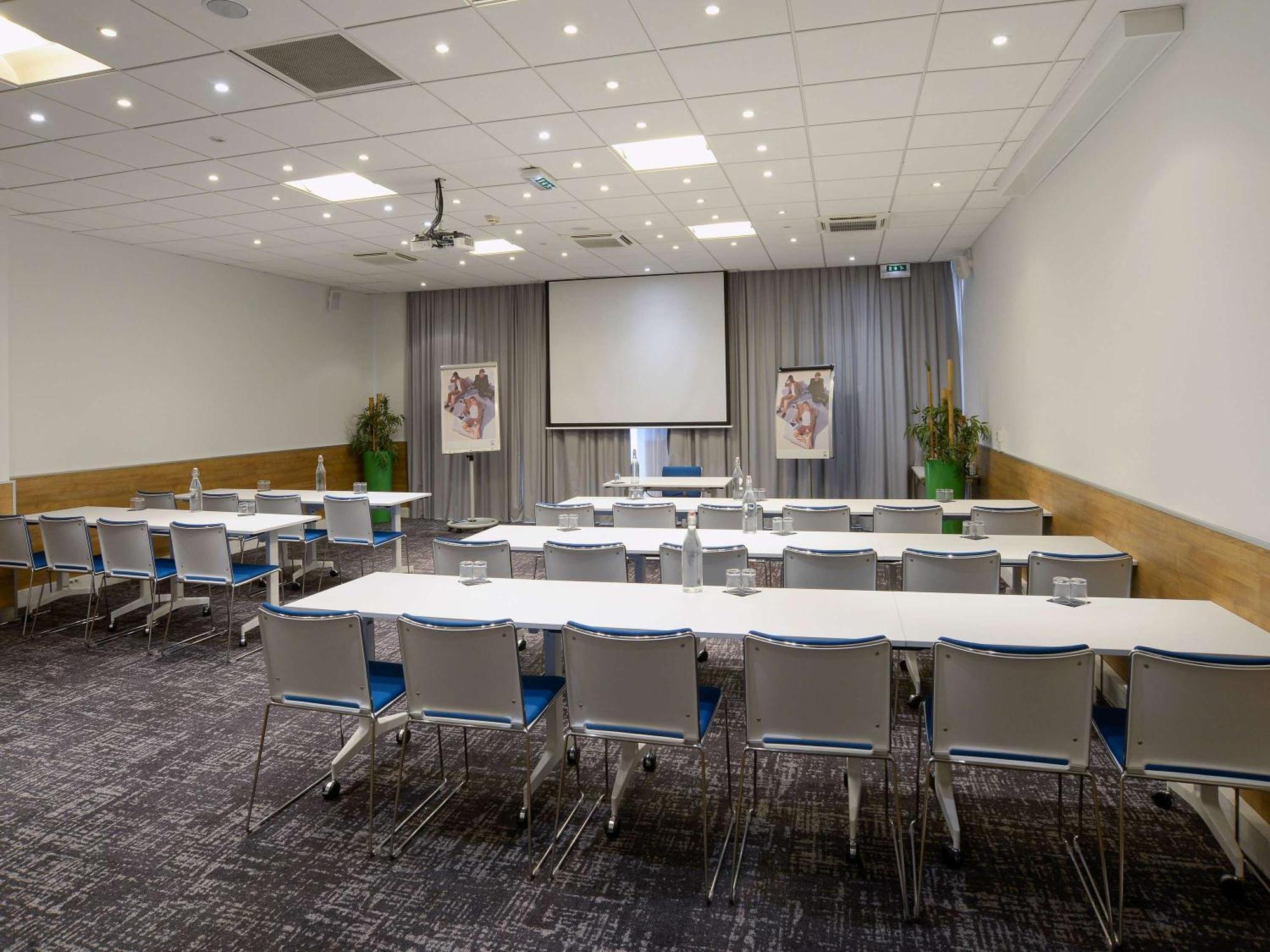 Novotel Toulouse Purpan Aéroport Esterno foto