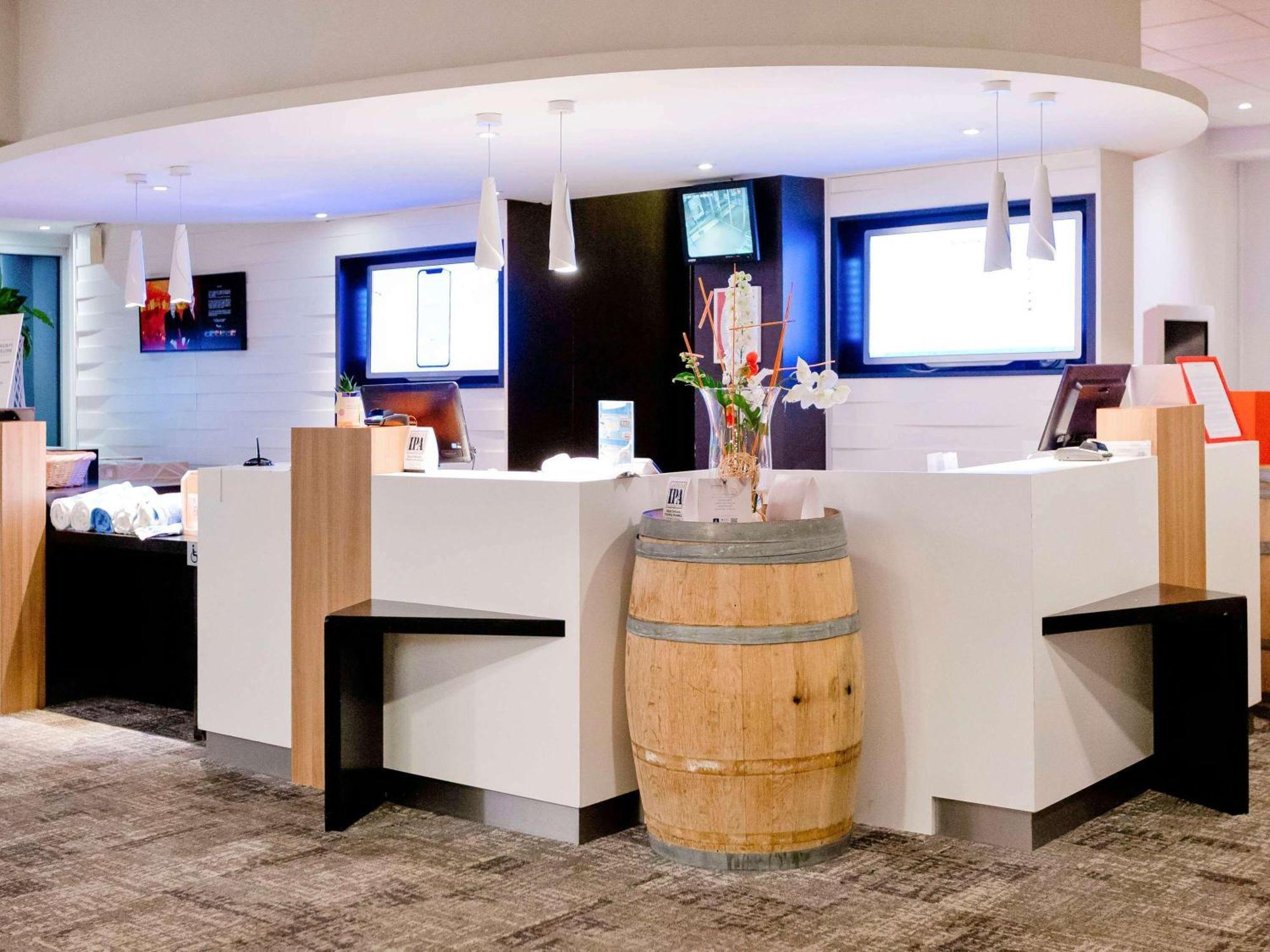 Novotel Toulouse Purpan Aéroport Esterno foto